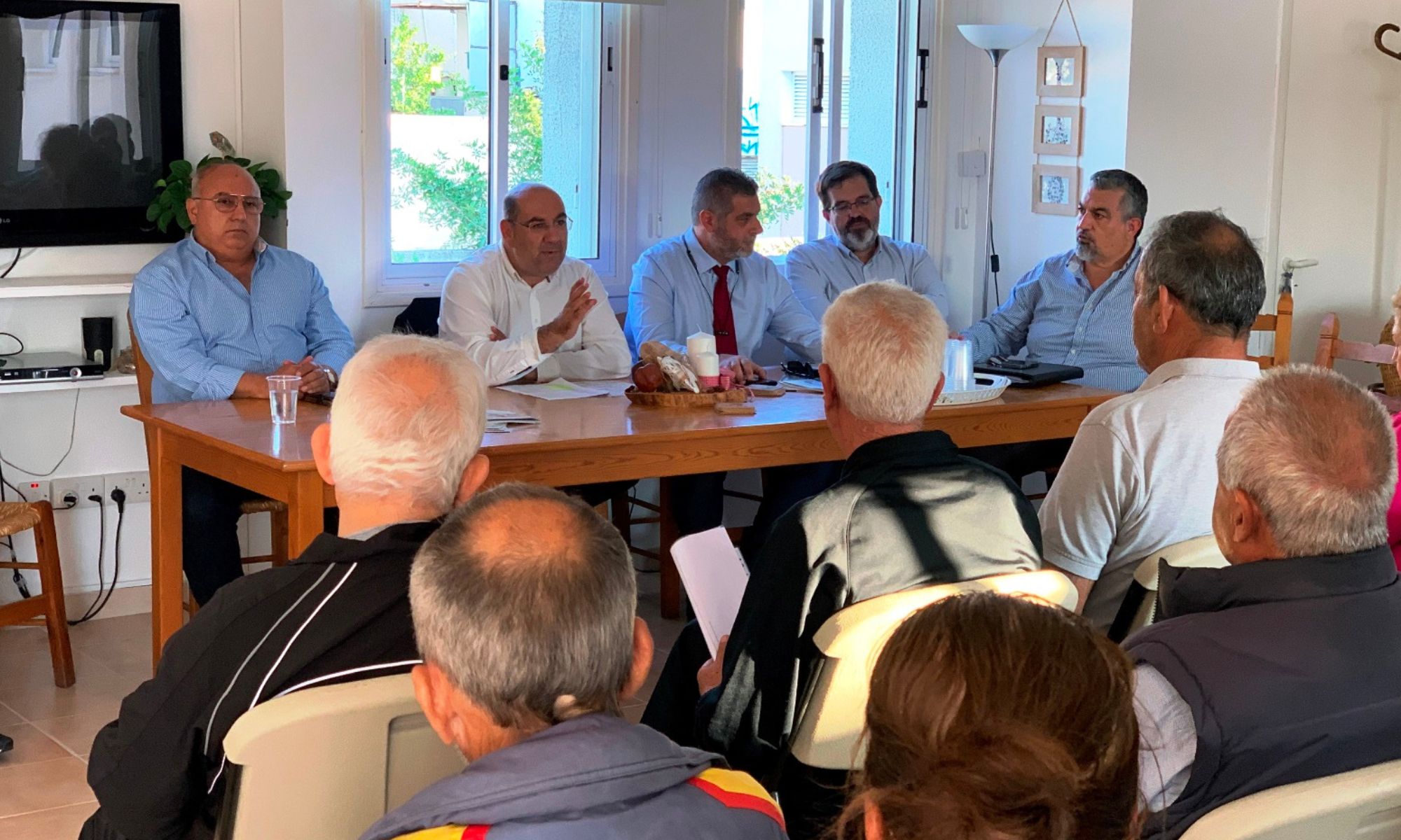 Λάρνακα: Πραγματοποιήθηκε συνάντηση του Δημάρχου με κατοίκους του συνοικισμού Καμάρων και περιμετρικά αυτού