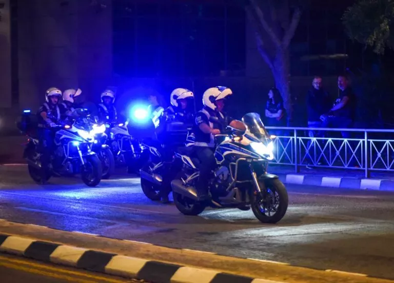 ΥΚΑΝ Λεμεσού: Εντόπισαν κοκαΐνη, κάνναβη και δεσμίδες μετρητών – Πέντε συλλήψεις