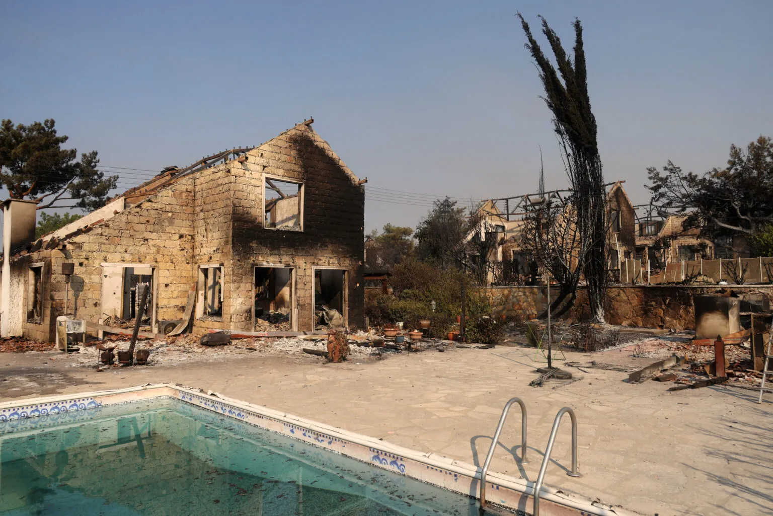 Μέτρα στήριξης για τους πυρόπληκτους – Τι προβλέπει το κυβερνητικό σχέδιο