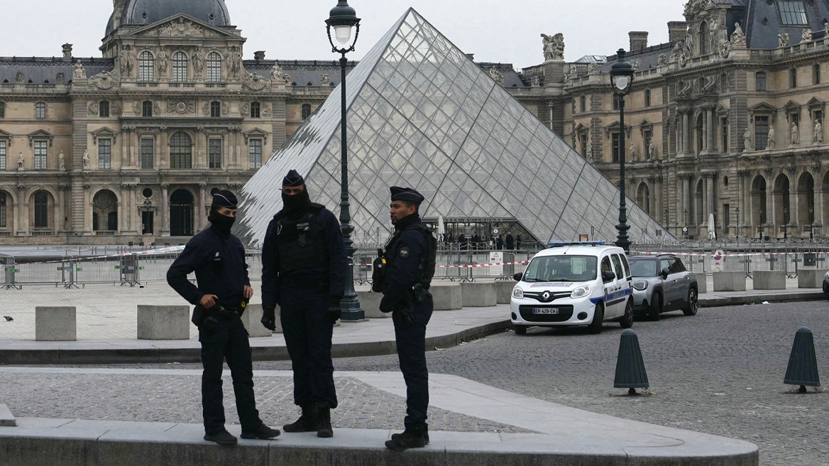 Κλοπή στο Λούβρο: Πέντε νέοι ύποπτοι συνελήφθησαν, μεταδίδει ο γαλλικός ραδιοσταθμός RTL