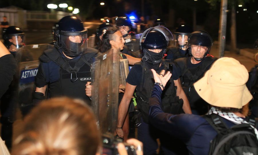 Διαμαρτυρία στο ΥΠΕΞ: Αστυνομία κάνει λόγο για αναλογική βία