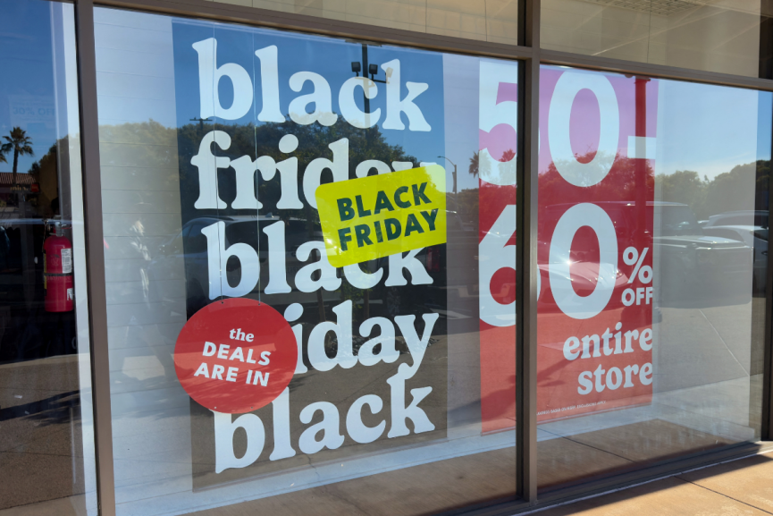 Πάνω ο τζίρος χάρη στους ξένους κατοίκους – Σήμα αισιοδοξίας πριν τη Black Friday