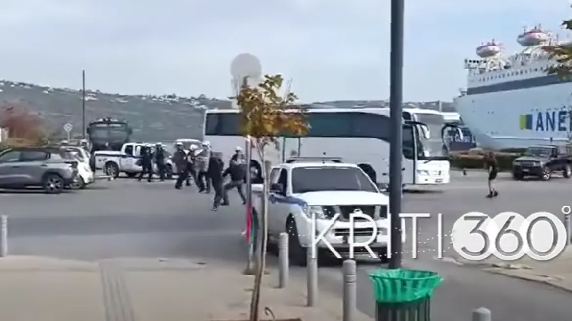 Διαδηλωτές πέταξαν μπογιές σε λεωφορεία με Ισραηλινούς τουρίστες στη Σούδα – Τους απώθησαν με κρότου λάμψης τα ΜΑΤ, δείτε βίντεο