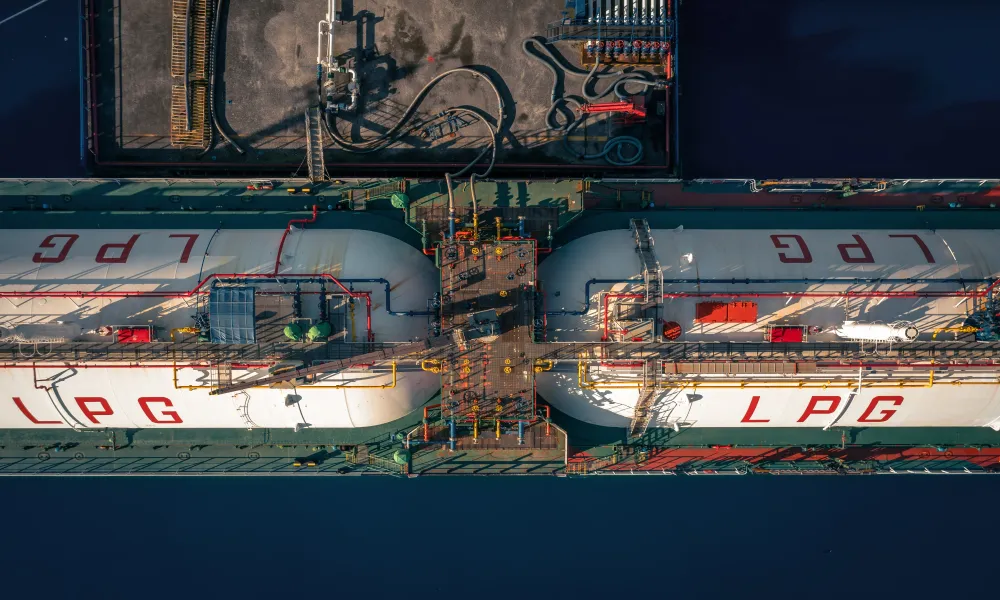 Ελεγκτική Υπηρεσία: Με καθυστερήσεις και υπερβάσεις το έργο υγραερίου LPG στο Βασιλικό