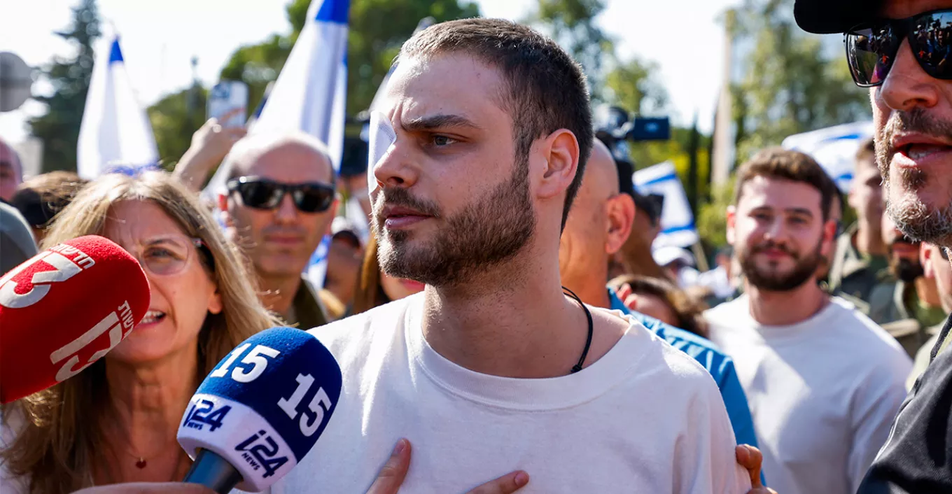 «Με έβαλαν στην κόλαση»: Συγκλονίζει Ισραηλινός όμηρος για τα δύο χρόνια κράτησης από τη Χαμάς – Αποκαλύπτει απάνθρωπες συνθήκες και σεξουαλική παρενόχληση