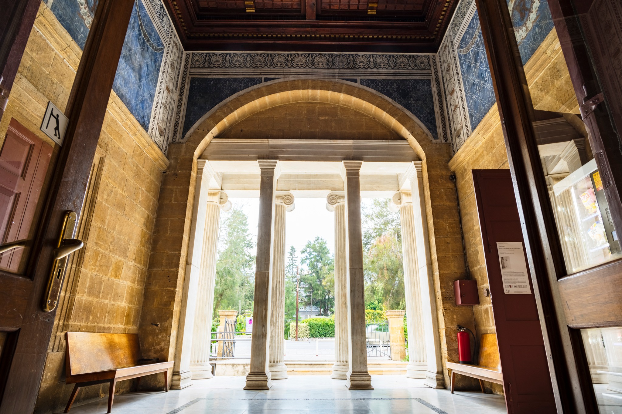 ΓΙΟΡΤΑΖΟΝΤΑΣ ΤΟ ΚΥΠΡΙΑΚΟ ΜΟΥΣΕΙΟ