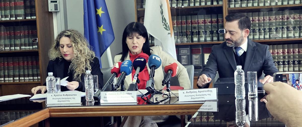 Πυρ και μανία η Νομική Υπηρεσία με τις επικρίσεις για Al Jazeera, τα έβαλε με ΜΜΕ και κόμματα-«Η κριτική είναι ένα, αλλά να αποδομείς είναι επικίνδυνο»