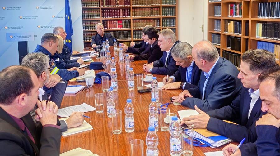 Σύσκεψη στο Υπ. Δικαιοσύνης για λαμπρατζιές-Συμφώνησαν για έγκαιρο σχεδιασμό της Αστυνομίας πριν τη Μεγάλη Εβδομάδα