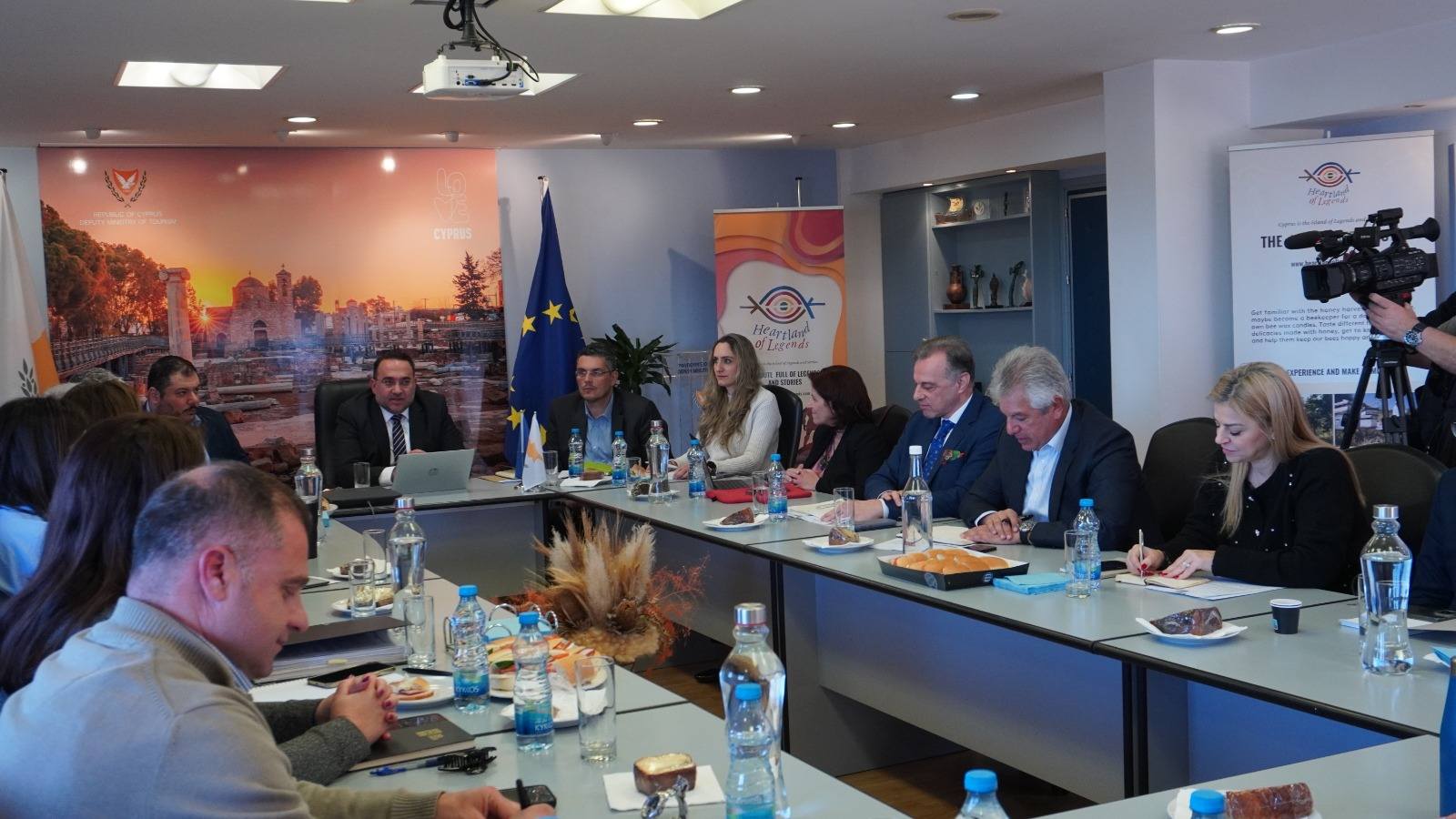 Αποκαταστάθηκε η αεροπορική σύνδεση της Κύπρου με την Ευρώπη – Διαβεβαιώσεις από το Υφυπουργείο Τουρισμού