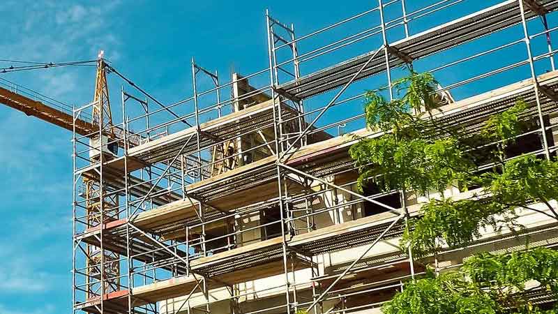 Εργατικό ατύχημα στο Παραλίμνι: Δύο σοβαρά τραυματίες μετά από κατάρρευση σκαλωσιάς